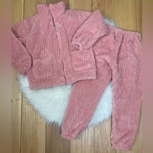 Blush Women’s Sz L 2 Piece Drop Shoulder Patch Pocket Teddy Fleece Top & Bottom